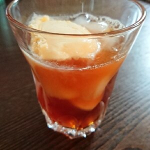 アイスほうじ茶のティーフロート